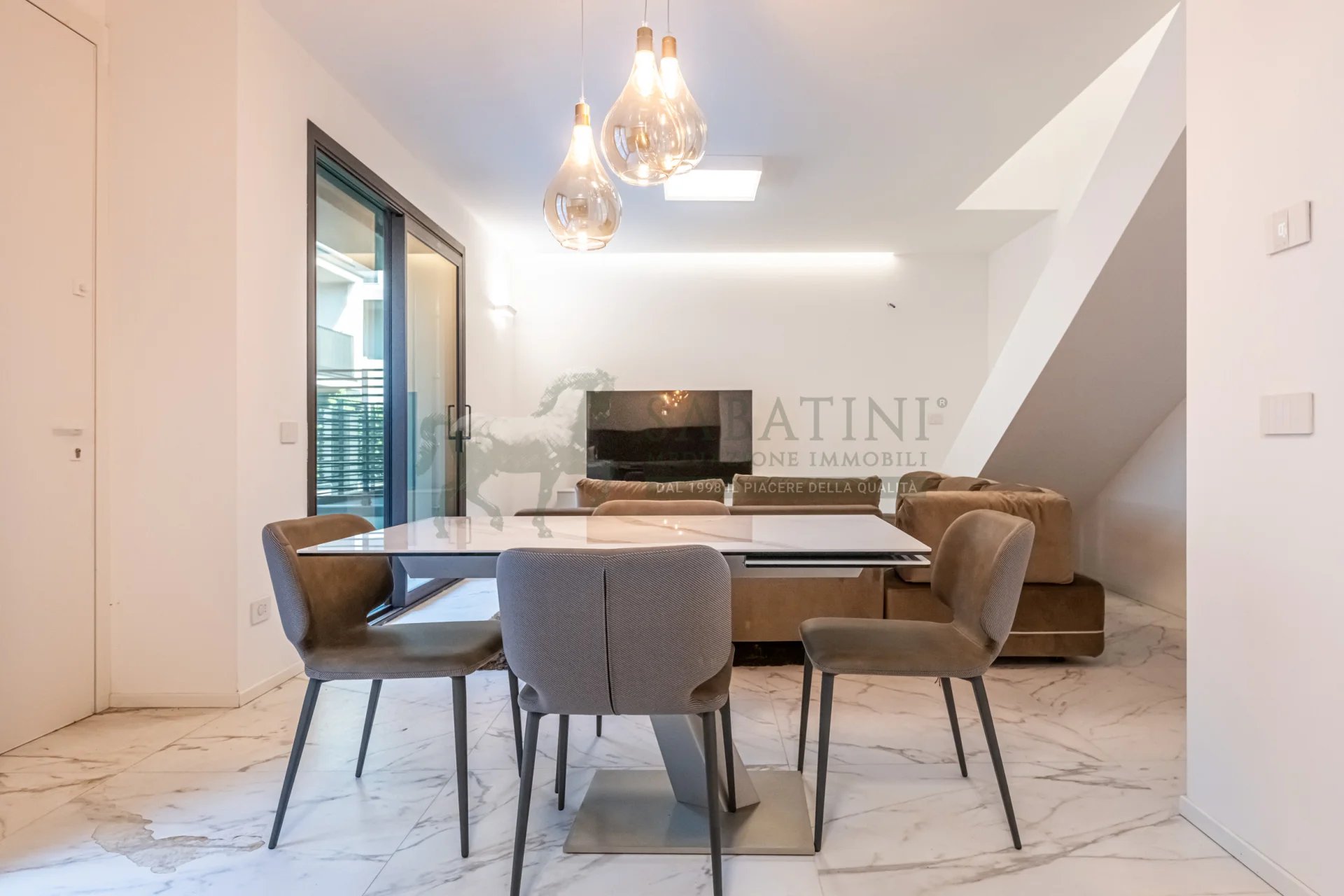 VILLA A SCHIERA