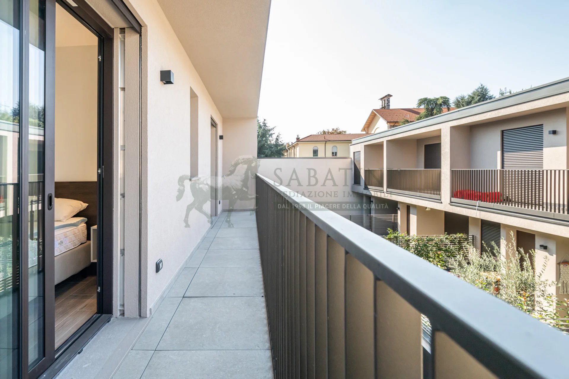 VILLA A SCHIERA