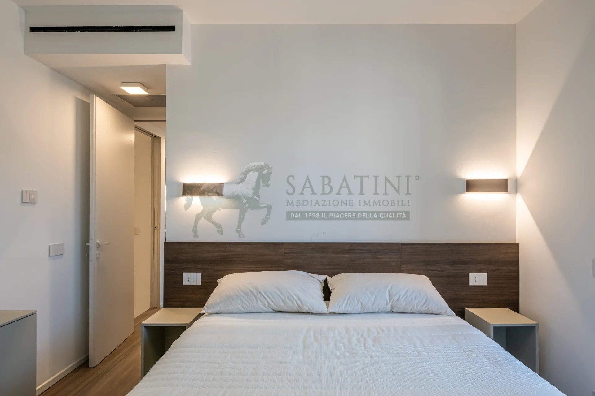 VILLA A SCHIERA